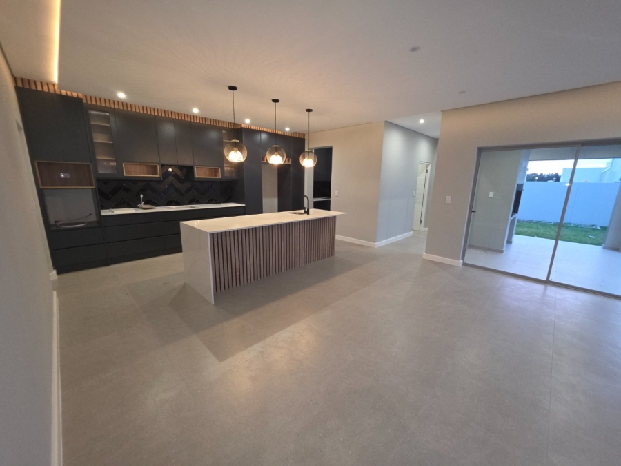 4 Bedroom Property for Sale in Sandown Western Cape